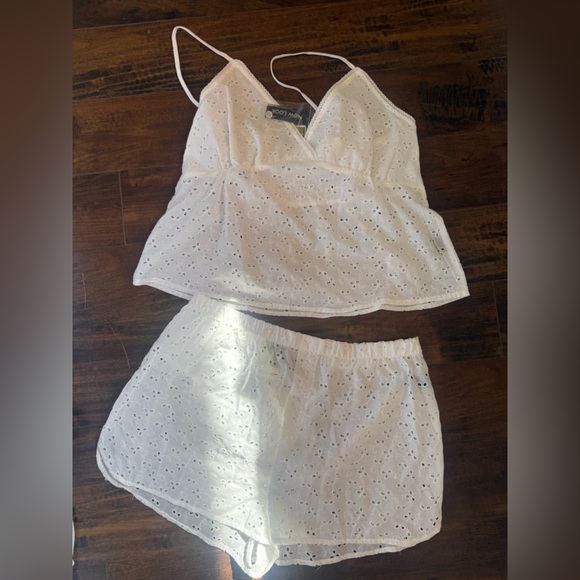 New Look embroidered eyelet cami short set - Picture 2 of 3